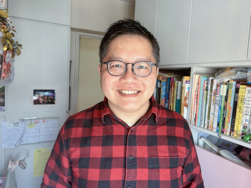 Alvin speaking at an event